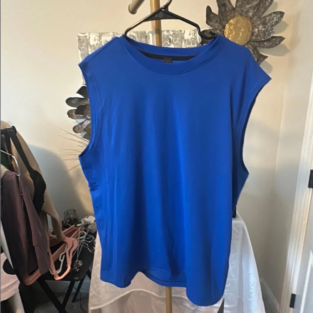 Lululemon Men’s Sleeveless Blue sleeveless shirt